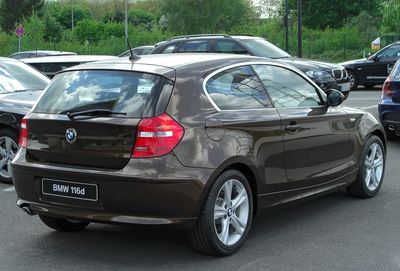 Автостекла BMW 1 E81 c установкой в Москве